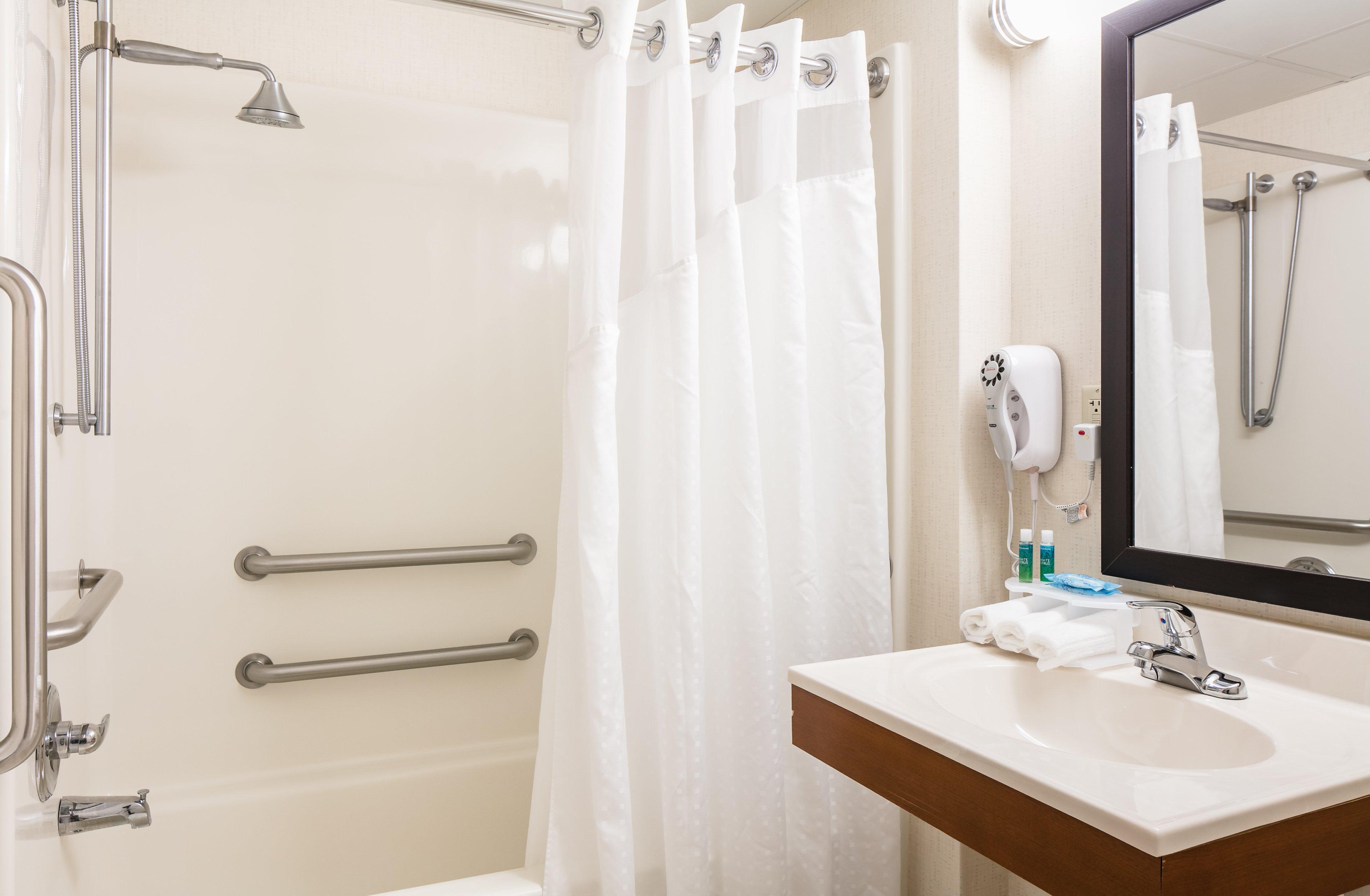 Holiday Inn Express Hotel & Suites Coralville By Ihg Bagian luar foto