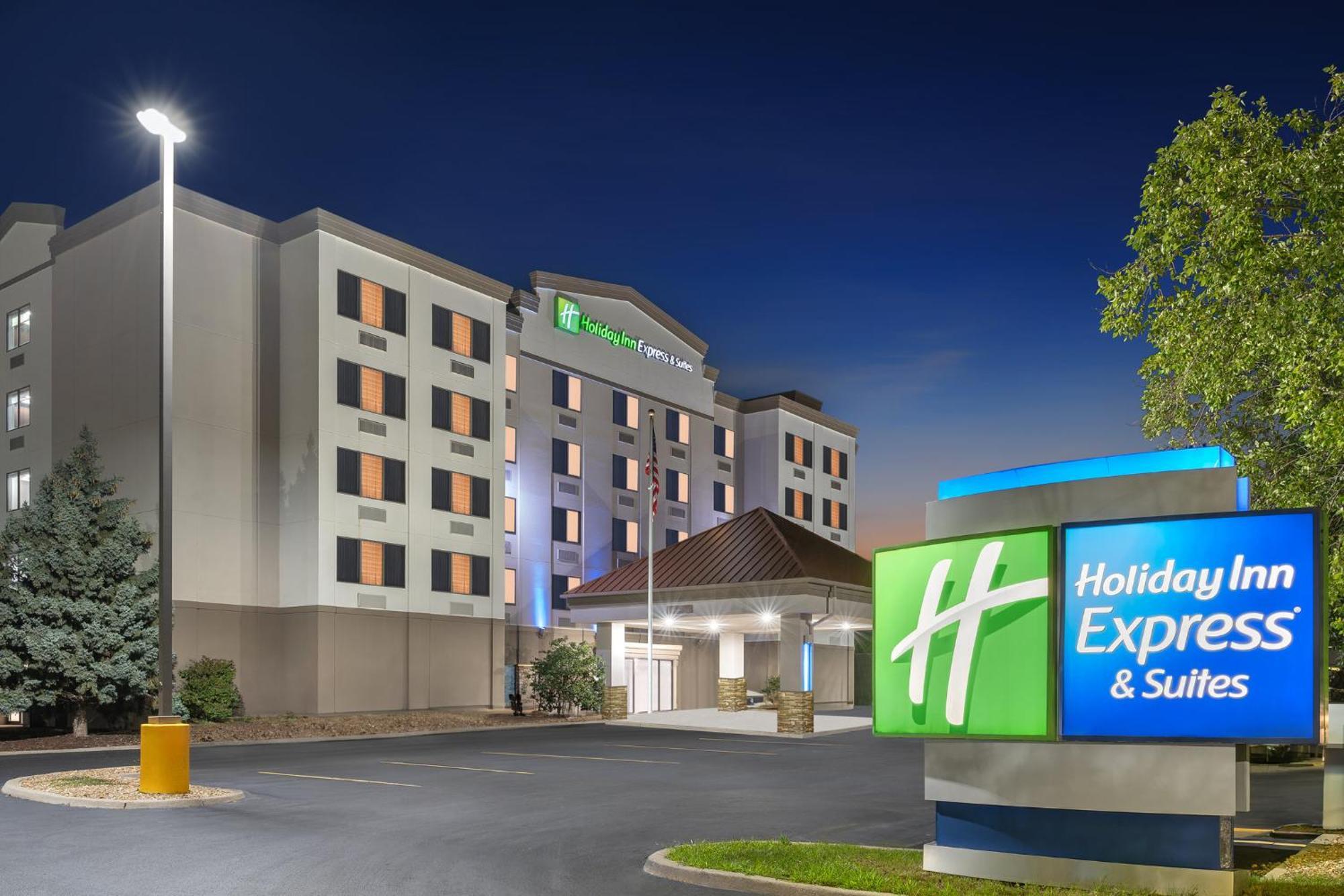 Holiday Inn Express Hotel & Suites Coralville By Ihg Bagian luar foto