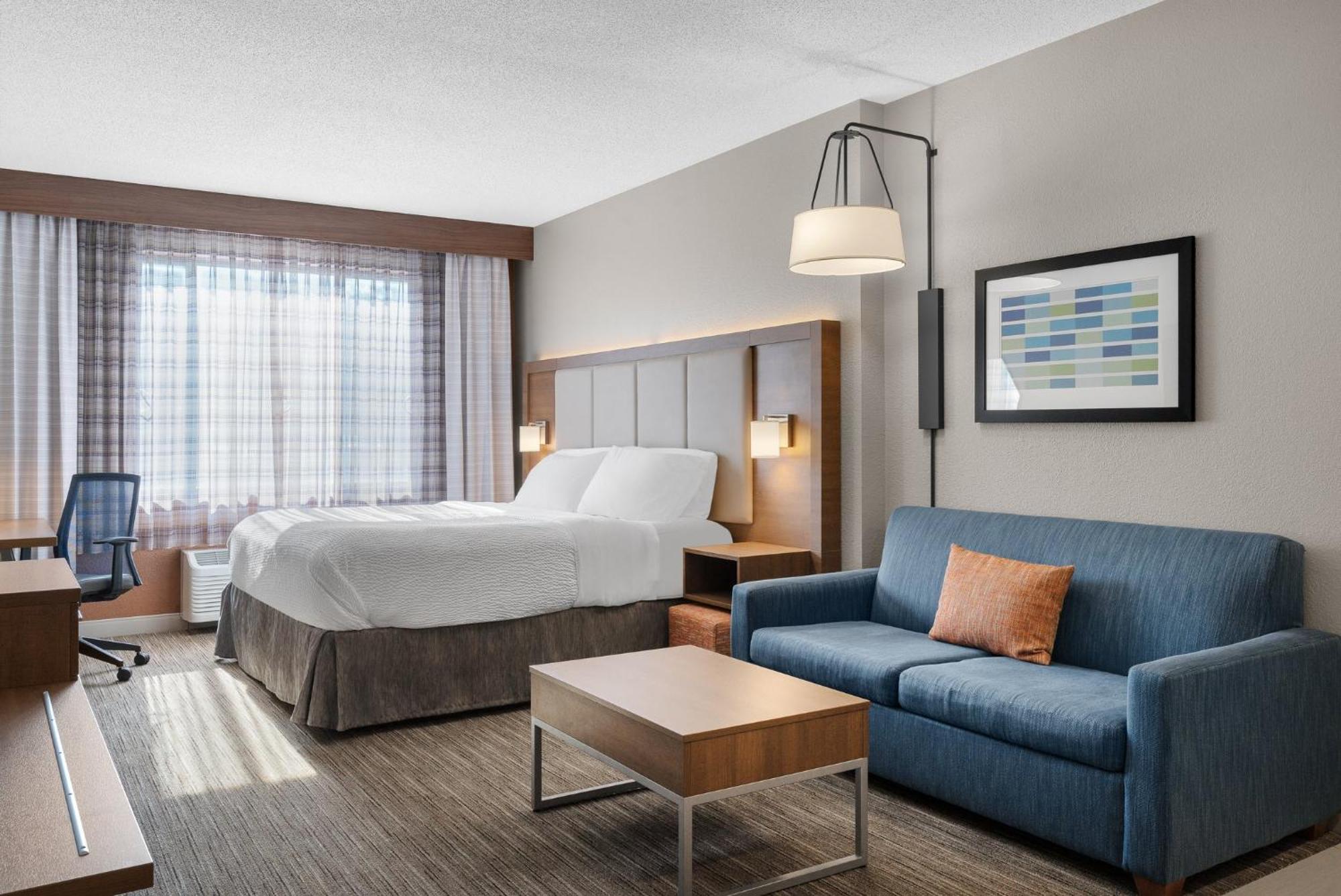 Holiday Inn Express Hotel & Suites Coralville By Ihg Bagian luar foto