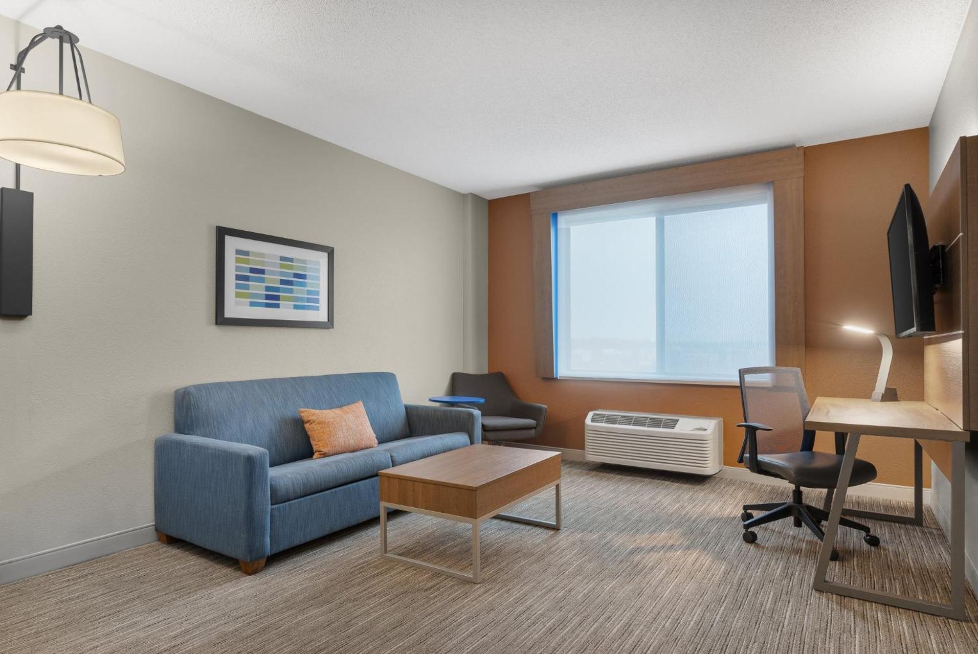 Holiday Inn Express Hotel & Suites Coralville By Ihg Bagian luar foto