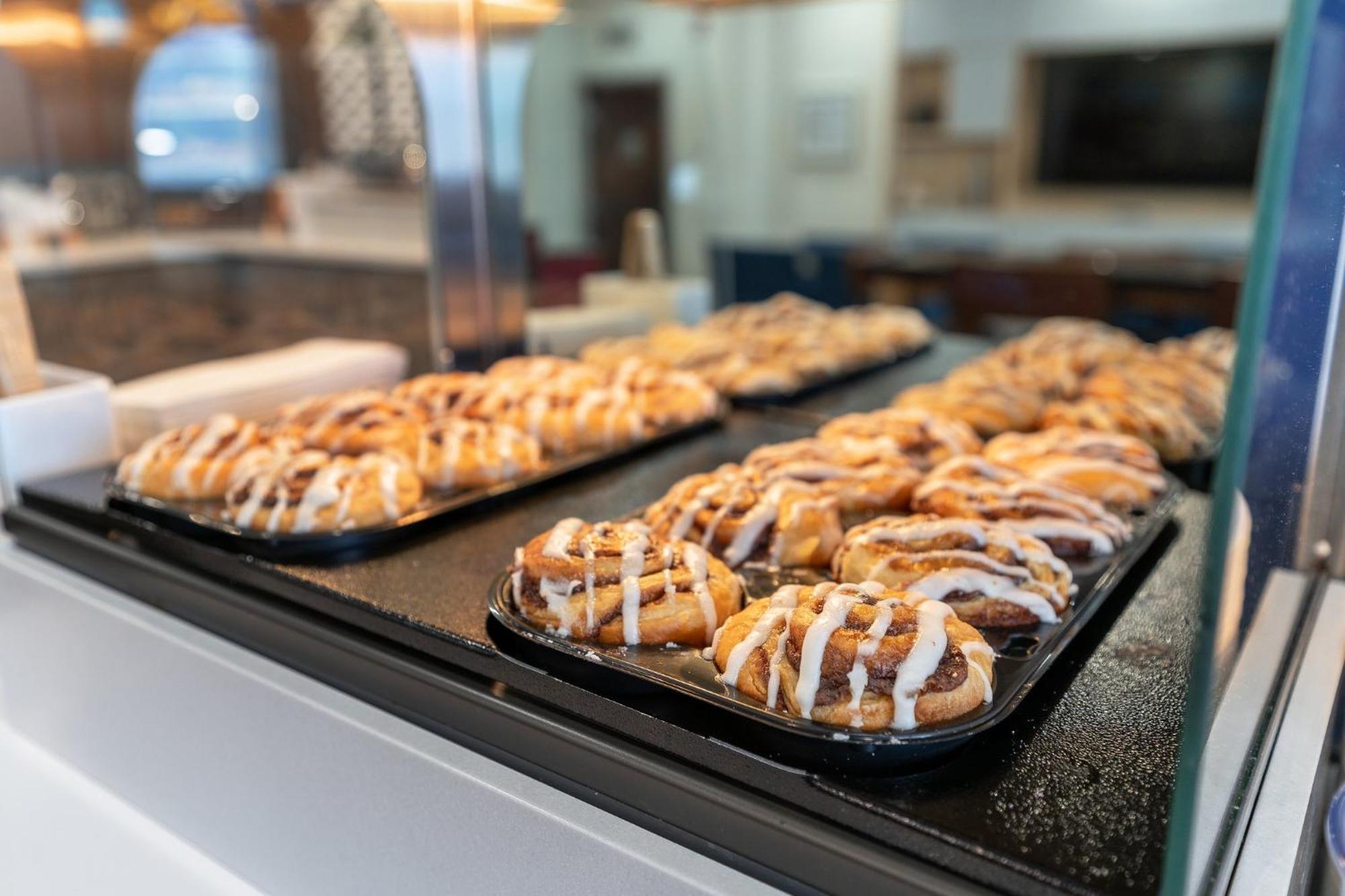 Holiday Inn Express Hotel & Suites Coralville By Ihg Bagian luar foto